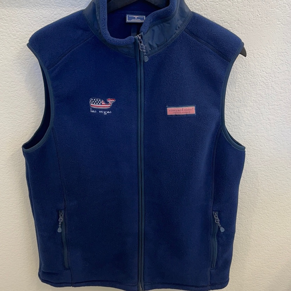 Vineyard vines Las Vegas fleece vest